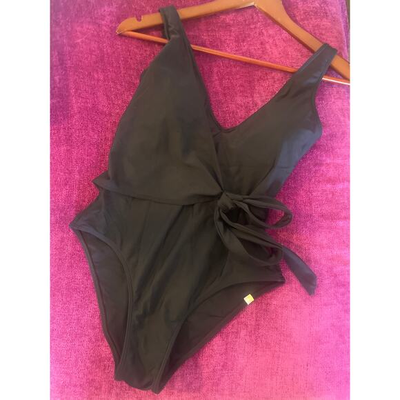 SUMMERSVLT Perfect Wrap One Piece Swimsuit Black Size 4 Summer Salt SUMMERSALT - Picture 2 of 4